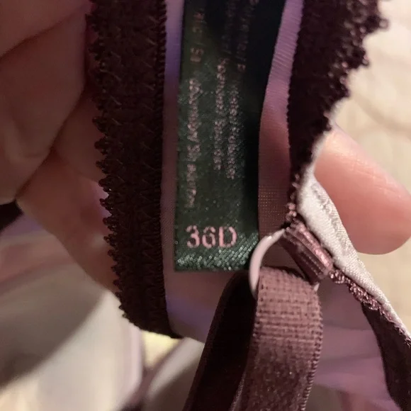 EUC Used 36D underwire Bra polka dot purple with lace trim and adjustable strap - Picture 3 of 4